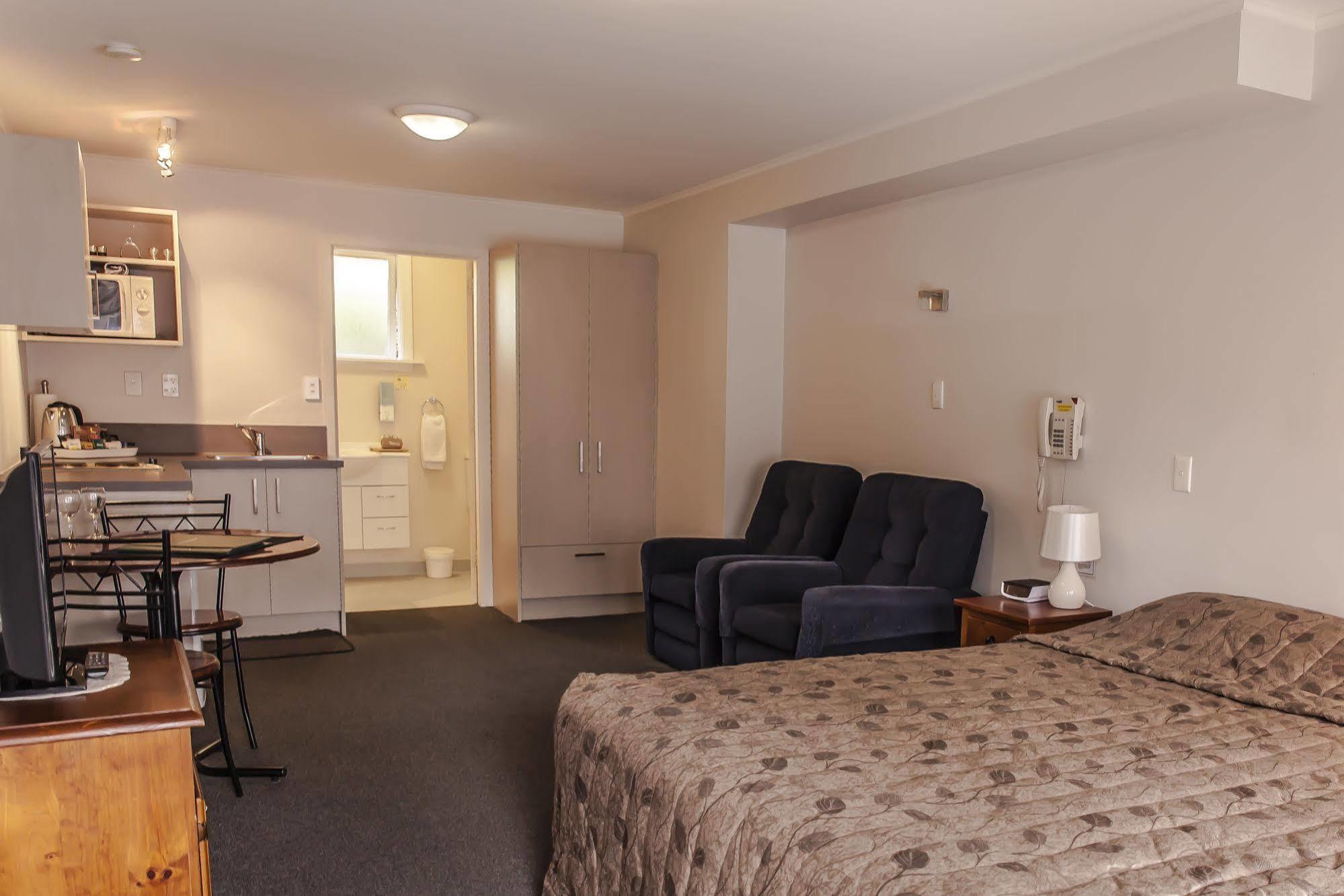 Ashleigh Court 4*
