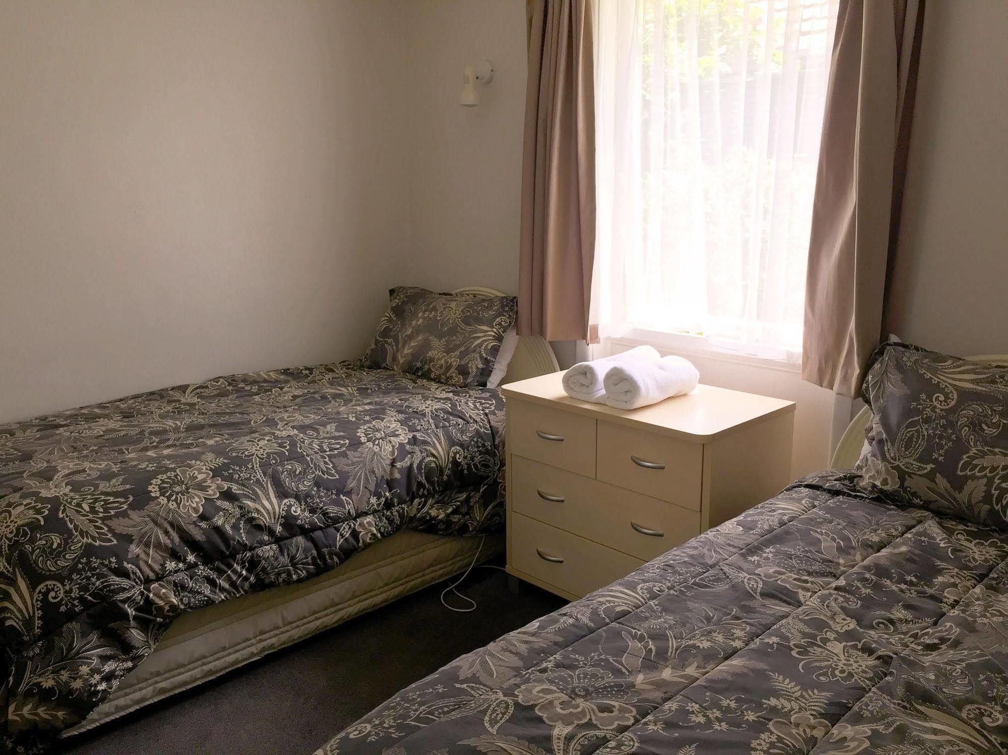 Ashleigh Court Motel 4*